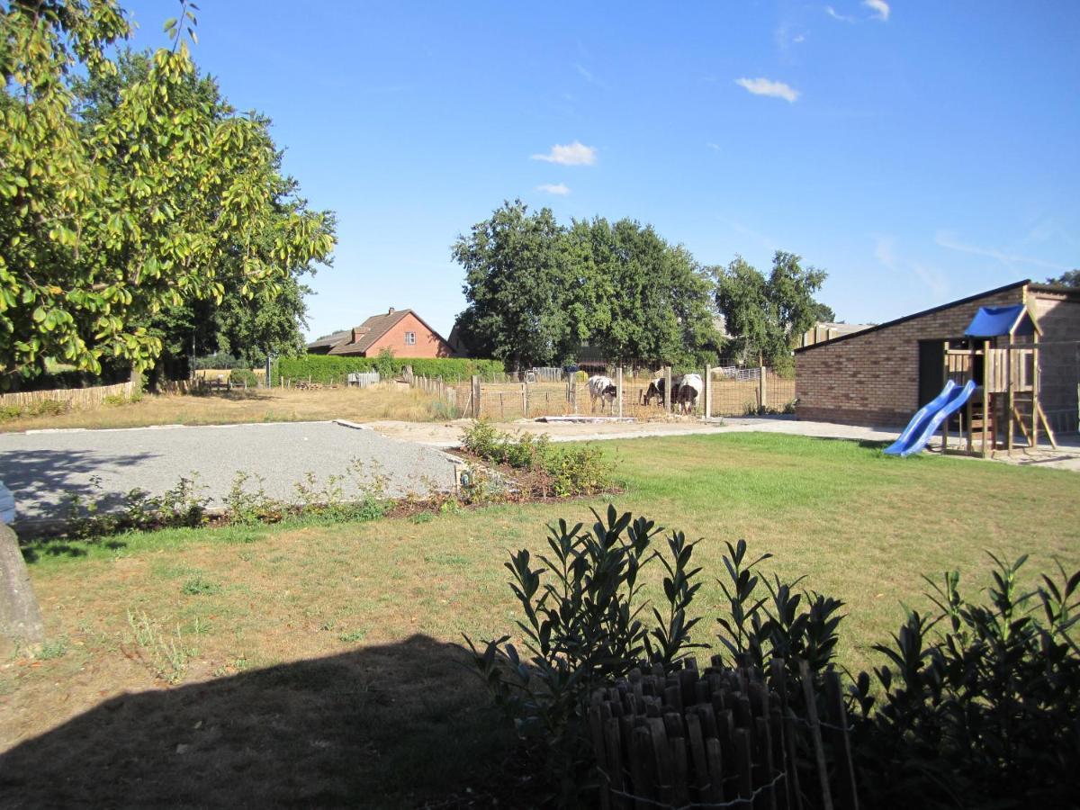 NeerpeltDe Hoog Velden 13公寓 外观 照片